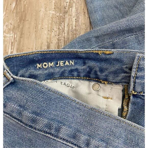 American Eagle Mom Distressed Denim Jean Size 6 - Picture 3 of 4